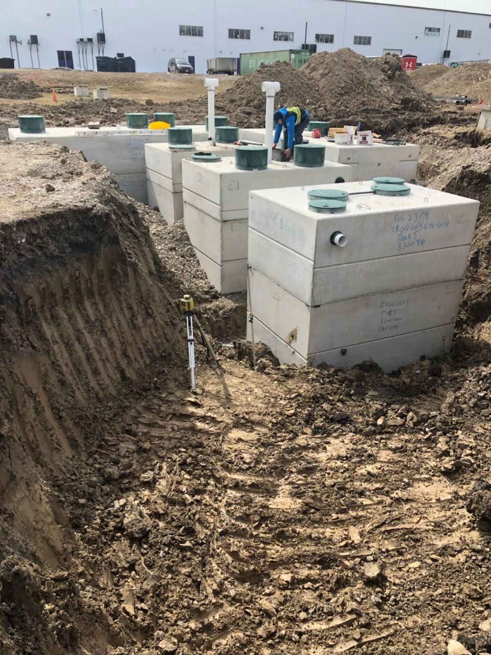 Concrete septic tanks installation